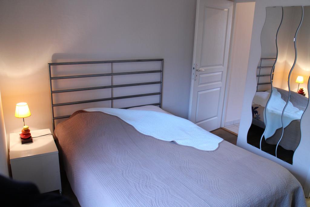 Les Z'Hirondelles Hotel Annecy Szoba fotó